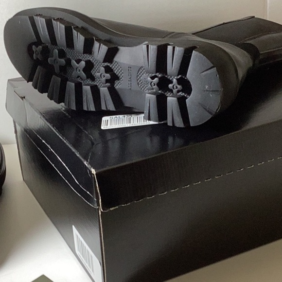 AllSaints Billie tall chunky leather Chelsea boots in black - Picture 13 of 13